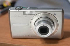 OLYMPUS FE-220D