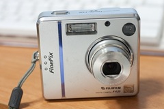 FUJIFILM FinePix F420