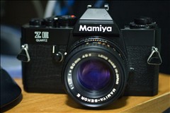 MAMIYA ZE QUARTZ