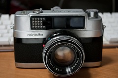 MINOLTA V3