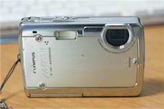 OLYMPUS 720SW