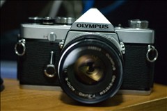 OLYMPUS OM-1