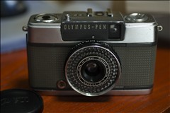 OLYMPUS PEN EE-2