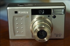 KONICA Revio Z3