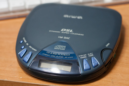 Aiwa ポータブルCDプレーヤー XP-V320 aiwa ポータブルCDプレーヤー XP