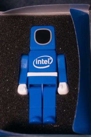 IntelのUSBメモリ