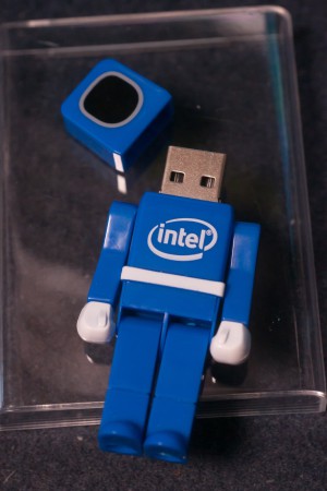 IntelのUSBメモリ