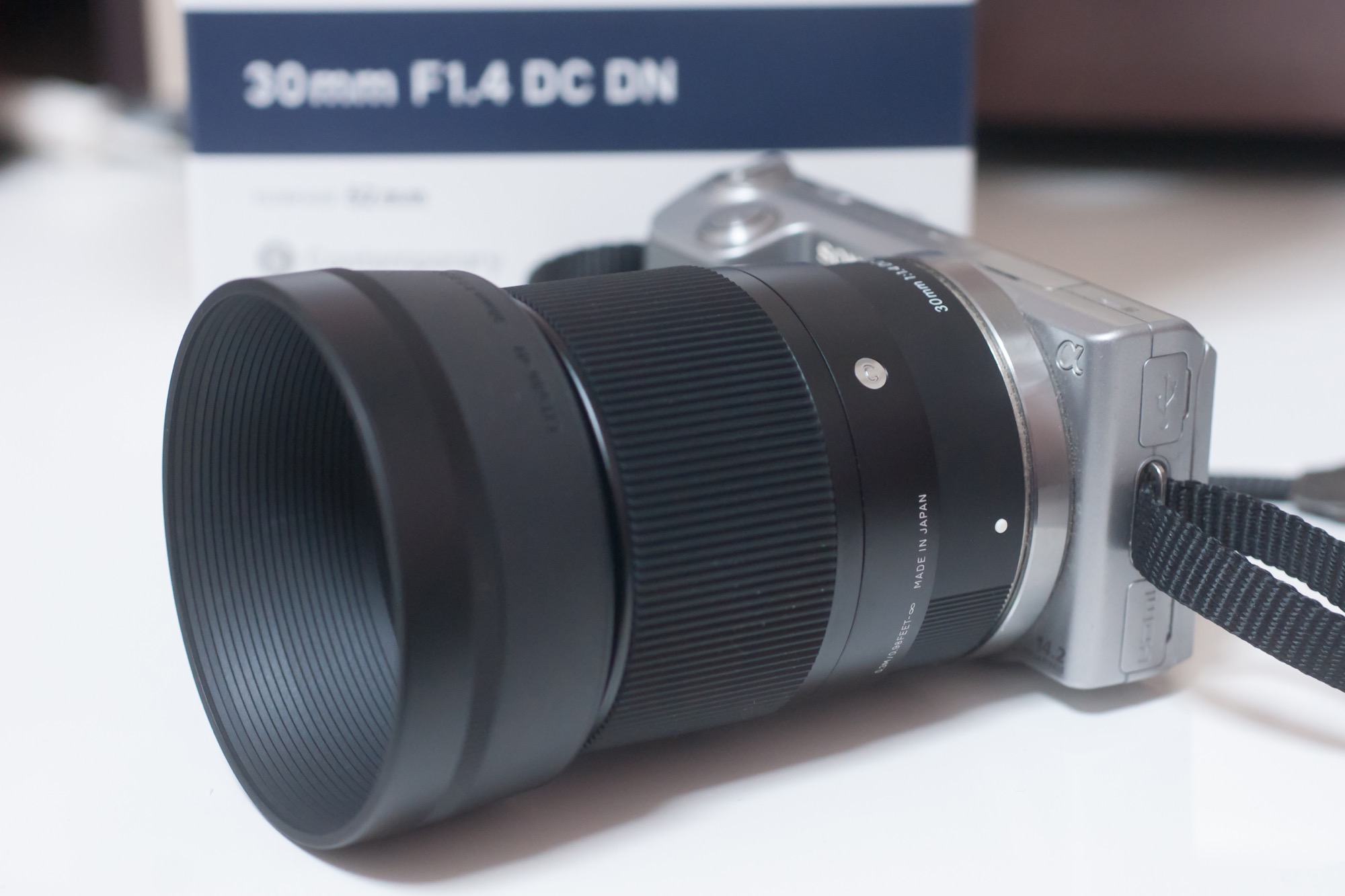 カメラ レンズ(ズーム) SIGMA 30mm F1.4 DC DN レビュー 到着編 | MacBSの日常生活的日記